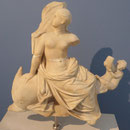 Aphrodite reitet auf einem Delphin in einem Poseidon Tempel, 2. Jhdt. v.u.Z., aus Thassos, Archäologisches Museum, Griechenland