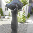 Günther Grass, Tierskulptur (Butt in der Hand) im Lübecker Museum