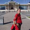 Stephanie am Sükhbathaarplatz