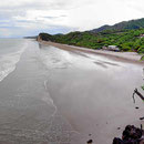 Der Nordstrand mit Aussichtsplattform.