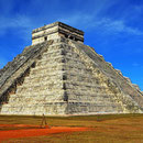Eine andere Ansicht der Pyramide.