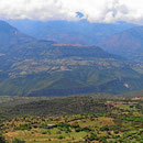 Blick über das Tal des Rio Suarez. Barichara liegt direkt an der Abbruchkante des Tales.