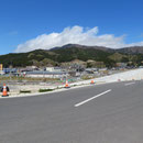 ３５２　山田町大沢地区の防潮堤、店舗、高台の防集