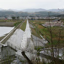 ２３４　嵩上げされた２線堤