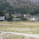 大船渡市吉浜地区、農地から居住地区を望む