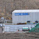 ０４７６　米田川河口の災害廃棄物仮置場は処分場になった（近景）。