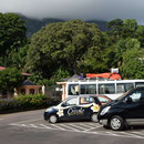 2017_03_18  Insel Mahé, Victoria, unser Bus mit Gepäck oben drauf