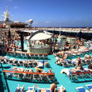 L'aire des piscines sur l'Adventure of the Seas