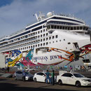 Kreuzfahrtschiff im Hafen