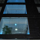Hotelfenster mit Wasserberieselung,    Waaaoouu