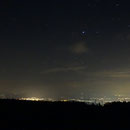 Leicht erhelltes Mittelland mit Sternenhimmel