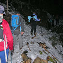 Nach 45 Minuten Wanderung sehen wir den ersten Schnee