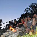 Gruppenbild am Lagerfeuer