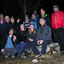 Gruppenfoto der Weihnachtsfondue-Kampfwanderer auf dem Hellchöpfli 