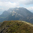 Unser Grat führt direkt zum Pilatus. In drei Stunden wären wir dort.
