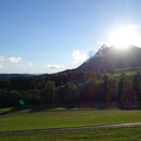 Die Sonne geht hinter dem Chöpfli langsam unter