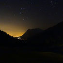 Ein letzter Blick zum Sternenhimmel (Teuffelen rechts erleuchtet)
