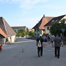 Ausnahmsweise starten wir heute in Halbschuhen auf Asphalt
