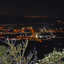 fantastischer Blick aufs Lichtermeer des Niederbipper Industriequartiers