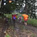 nach dem Wanderhalt packen wir die Regenschirme aus