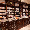 Verkaufsraum in der Adlerapotheke