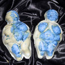 Venus von Willendorf in blau-beige