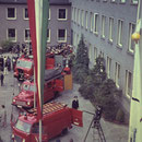 20_382_Auf dem Rathausvorplatz 1975
