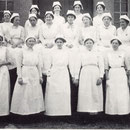 37_824_Vor dem  Elseyer Krankenhaus, Rot Kreuzhelferinnen 1915
