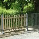 Fabrication sur mesure portillon métal et clôture en châtaignier