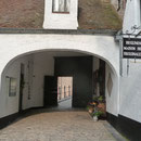 Das Beginenhaus ist heute ein Stift der Benediktinerinnen und strahlt trotz der Stadtlage eine gewisse Abgeschiedenheit aus. 