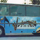 Décoration de bus à l'aérographe
