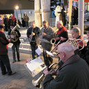Weihnachtliche Lieder spielte die Musikkapelle "St. Sebastian"