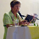 Auch Irmgard Ingendahl liest aus Büchern Geschichten über Wein und Schokolade vor