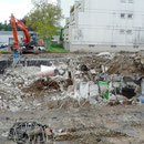 Mitte Mai 2010 entfernen die Bagger die Decke zur Tiefgarage