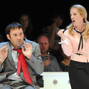 Mario Klein (Don Pasquale), Ingrid Frøseth (Norina), Opernchor, Publikum, Foto: Nils Klinger