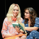 Inna Kalinina (Larina), Jaclyn Bermudez (Tatjana), Foto: Nils Klinger
