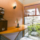 公衆電話器横庭