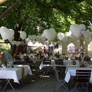 Heliumherzen Gartendekoration (Herzballon einzeln 2,30 €)