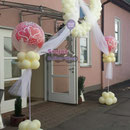 Eingangsdekoration Ballonherz (ab 75,00 €) und Ballonpinhatas (ab 65,00€)