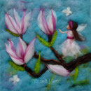 WOLLBILD MAGNOLIEN-BLUMENKIND  - FILZ MIT HERZ FILZBILDER WOLLBILDER WOLLBILDER BILDER AUS MÄRCHENWOLLE