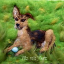 WOLLBILD HUND MIT BALL - FILZ MIT HERZ FILZBILDER
