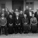 Altennachmittag mit Bürgermeister Karl Manger und Pfarrer Neumüller: l.o. Kätsche Spanier, Franz Kästel, Elise Ludwig, Karl Schneider, Elise Henrich, Jean Rößler, Andreas Leibig, l.u. Thomas Groß, Josefine Becker (Steffelbecker), Christoph Wächtler,...,