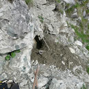 senkrechte Zerrkluft im Drun Tobel, Sedrun, GR