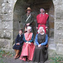 Die Arenbacher, kleines Gruppenbild in einem der Fenster des Palls