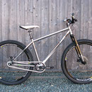 LEON BIKE 日仏合作の ハイエンド・クロモリフレーム - URGE bike