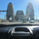 Auf der Fahrt nach Port Stephens mit der Harbour Bridge vor uns