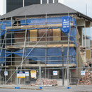 Ein schwer erdbebenzerstoertes Wohnhaus in Christchurch