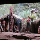 Blick auf die Maori-Village Mitai-Buehne