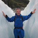 In einem grossen Spalt im Eis des Franz Josef-Gletschers