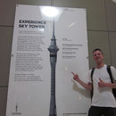 Vor meiner Fahrt auf den Sky Tower in Auckland